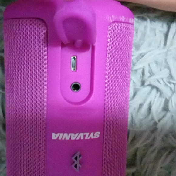 Sylvania Purple WATERPROOF BLUETOOTH SPEAKER with charger - Picture 3 of 4